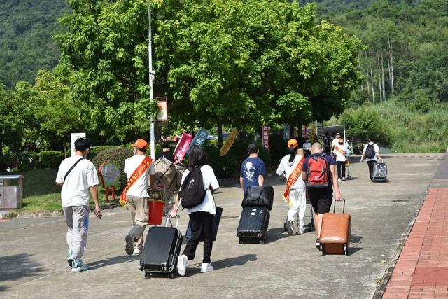 云浮市中专学校官网（云浮中专迎新季）(18)