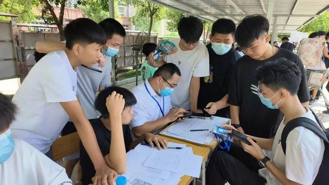 云浮市中专学校官网（云浮中专迎新季）(27)