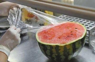 放冰箱里的西瓜隔夜就不能吃了吗