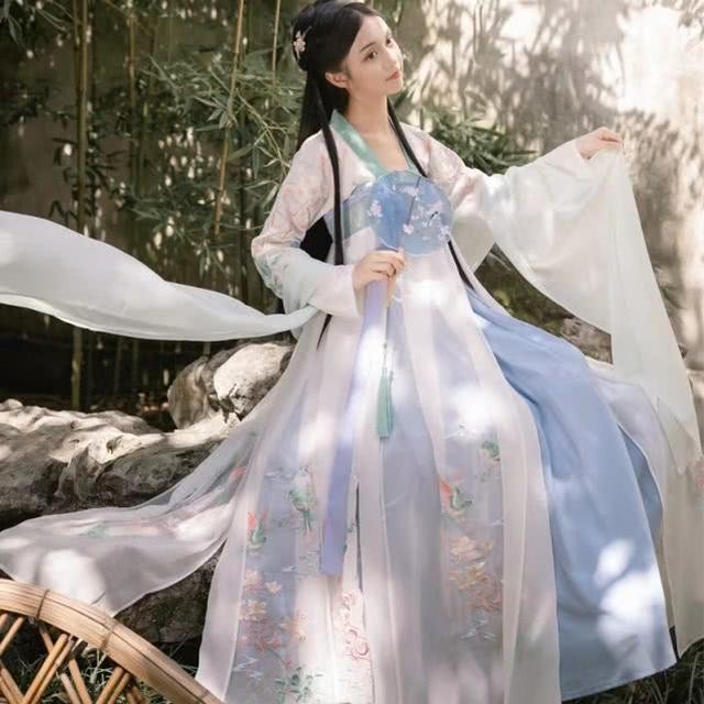 测试你的前世是什么（你会选择穿哪件汉服测前世身份）