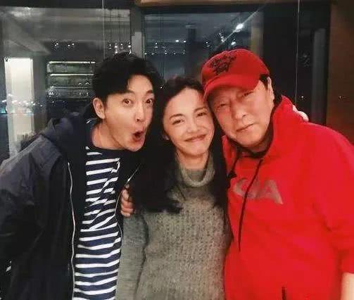 都挺好：苏明成跳广场舞太精彩！郭京飞眼神到位!