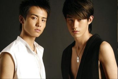 ​吴建飞：曾是周杰伦师弟，还是铠甲勇士男主，当爸后38岁还是很帅