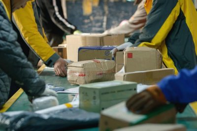 ​韵达、申通上演“争三”大战，一季度快递价格还在跌，义乌商家：发货价极低