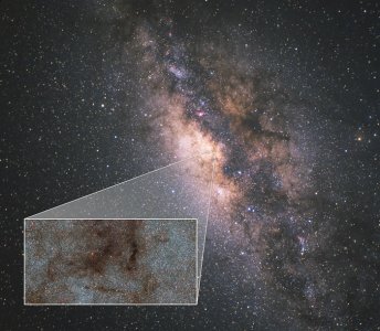 ​天文学家根据银河系的数据制作出5万x2.5万像素可缩放的星域彩色合成视图