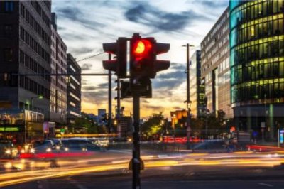 ​德意志银行警告：欧美企业违约潮已迫在眉睫！