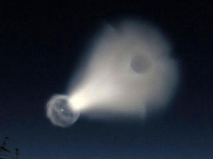 目击者称它“可怕而美丽”