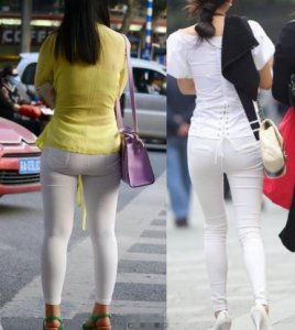​白色紧身裤尴尬美女图片 这样穿真的太俗了