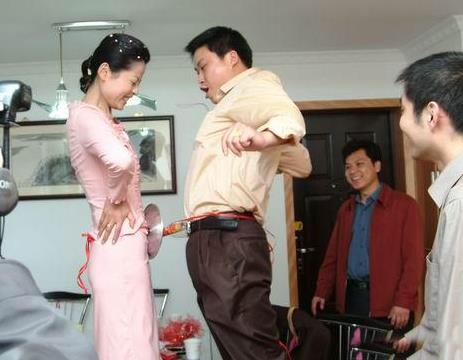 结婚第一晚都在干嘛 新婚第一晚上要做那种事吗