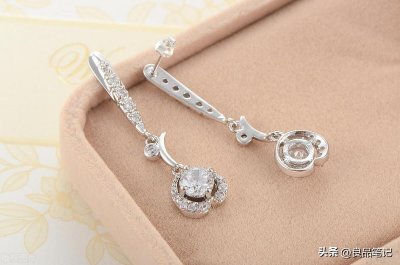 ​怎么辨别银子的真假，925银镀金会掉色吗