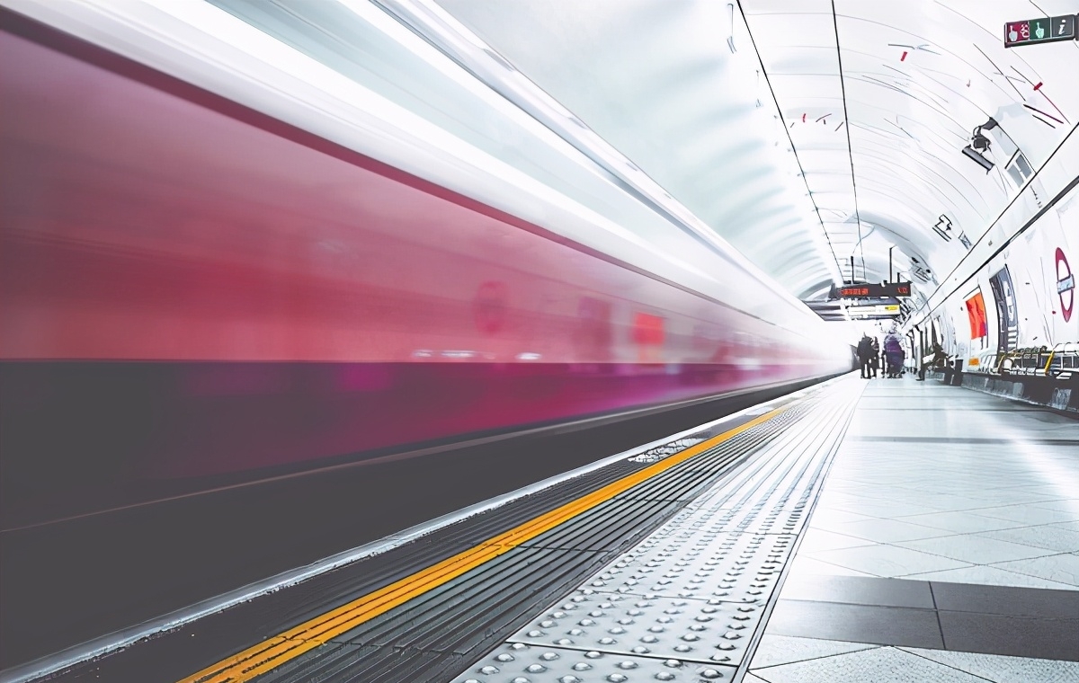 地铁上的陌生人歌词表达什么(地铁上的陌生人是什么电影)  第4张
