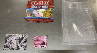 ​毒性极大！见到这种花花绿绿的小纸片，立即报警！