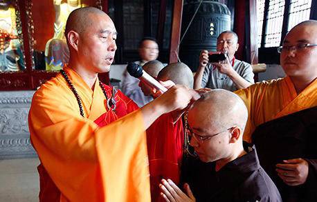 了却尘缘是什么意思_为什么了却尘缘要剃头发