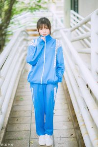 ​美图分享：清纯00后学妹，校园自拍图集