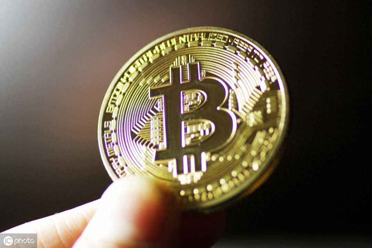 61岁大妈痴迷比特币，在家偷电“挖矿”，还没来得及花钱就悲剧了