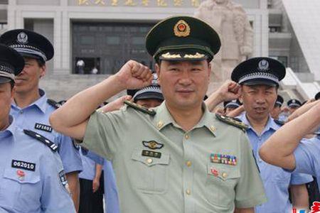 宣誓手势的标准手势