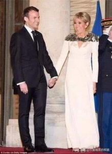 ​39岁法国总统马克龙与64岁妻子的奇特爱情