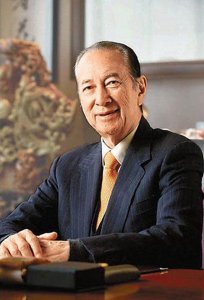 ​“赌王”何鸿燊的传奇人生：从落魄公子到澳门赌业大佬