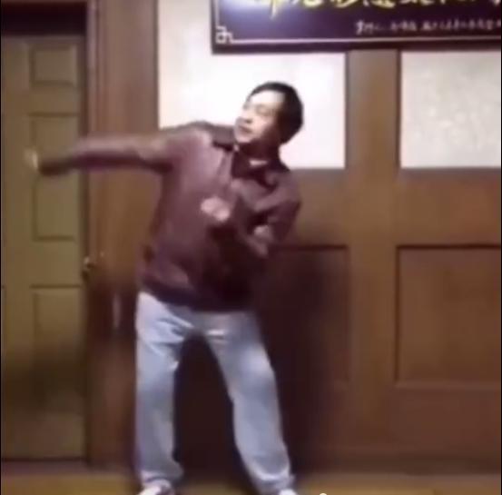 太极大师马保国打连环崩拳，号称学自叶问！对张伟丽留情不用这招