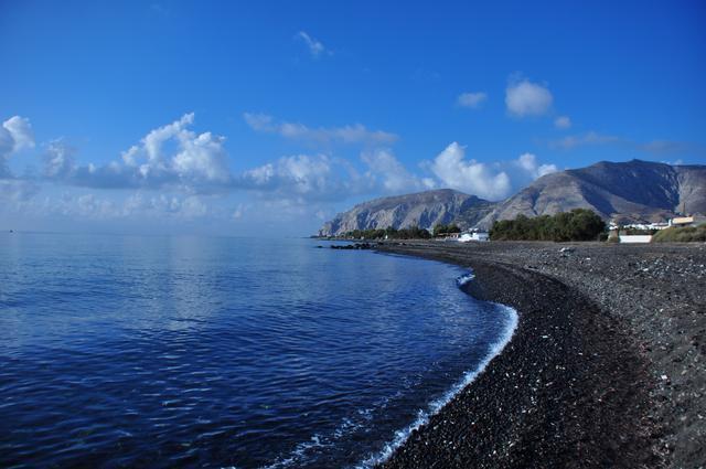 在圣托里尼，你除了蓝白房子你还知道什么？