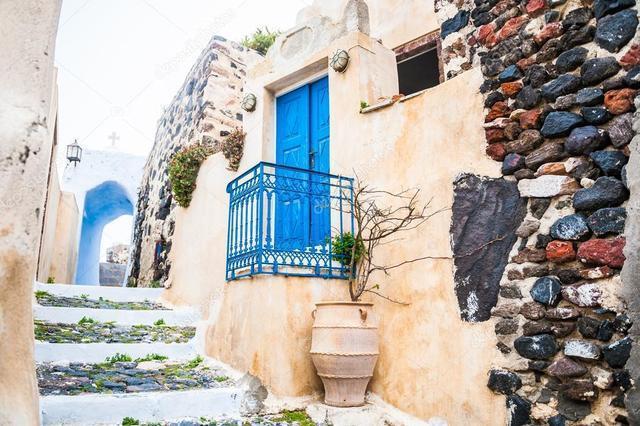 在圣托里尼，你除了蓝白房子你还知道什么？
