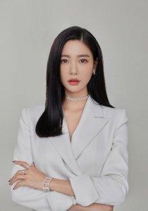 ​克拉拉才是“亚洲第一美女”，被邓超捧红，却因颜值太高至今单身