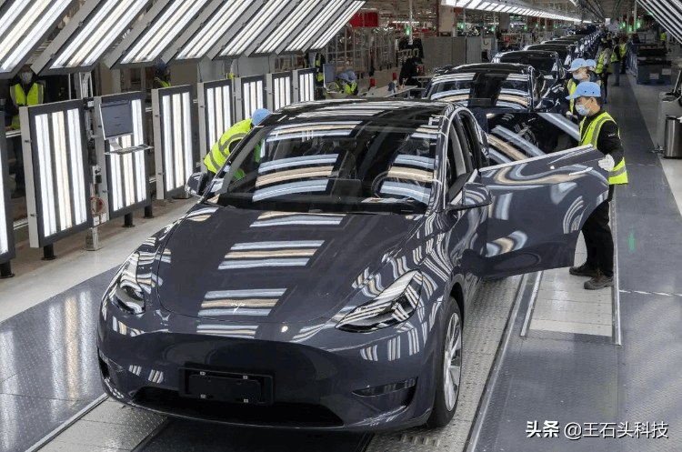 宁德时代总市值跌破万亿 股价大幅下挫