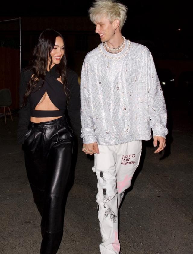 梅根福克斯现身街拍（梅根福克斯没穿对衣服）(2)