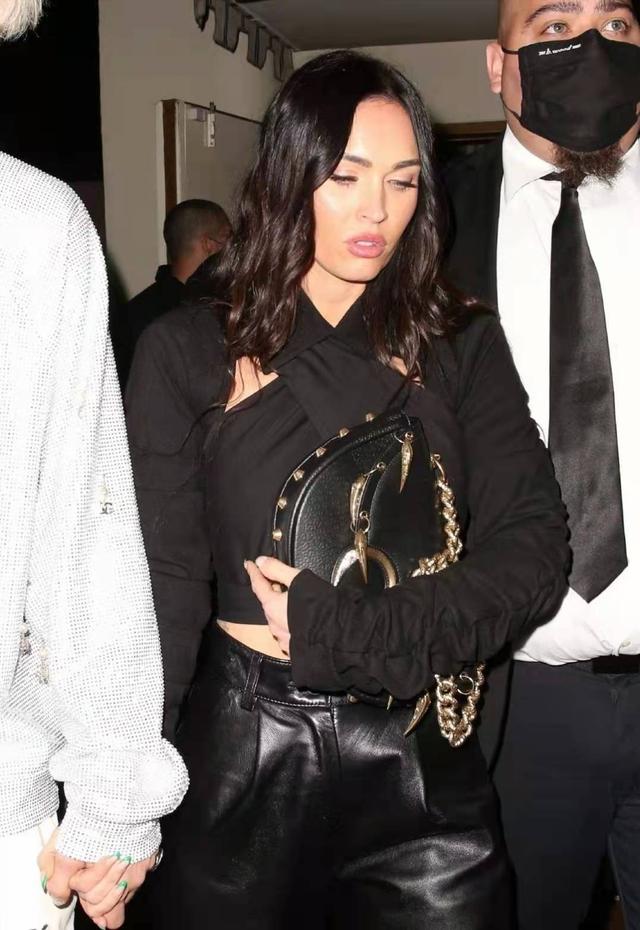 梅根福克斯现身街拍（梅根福克斯没穿对衣服）(5)