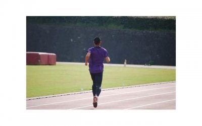 ​第一次接吻时该怎么亲？男生必看的初吻技巧