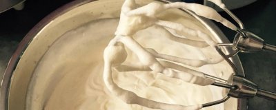 ​奶油打发过度水油分离能补救吗 稀奶油打发油水分离怎么办