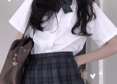 ​男生接吻时为什么手不老实？