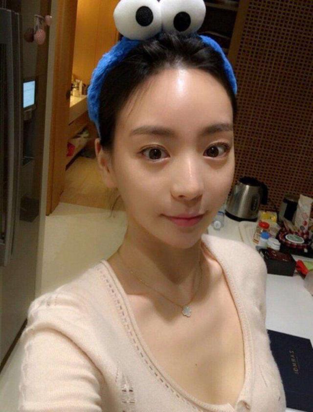 胜利事件首位女主黄荷娜：手握家世背景却沦为嫌犯，曾作糊朴有天