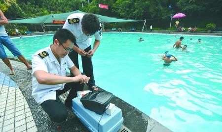 游泳池的水一般用什么消毒