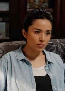 ​她命真好，离开富豪后，二婚嫁靳东，生一对帅气儿子，一家四口其乐融