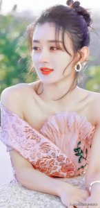 ​赵丽颖图片集(赵丽颖的25幅美图，每张图片皆是珍藏款)