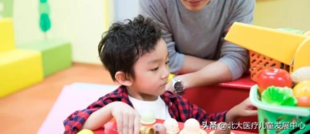 什么叫自闭症（带你详细了解自闭症）(1)