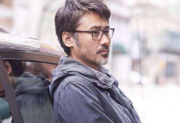 回顾吴秀波事件，男渣女也贪，生生把一副好棋走得“稀烂”！