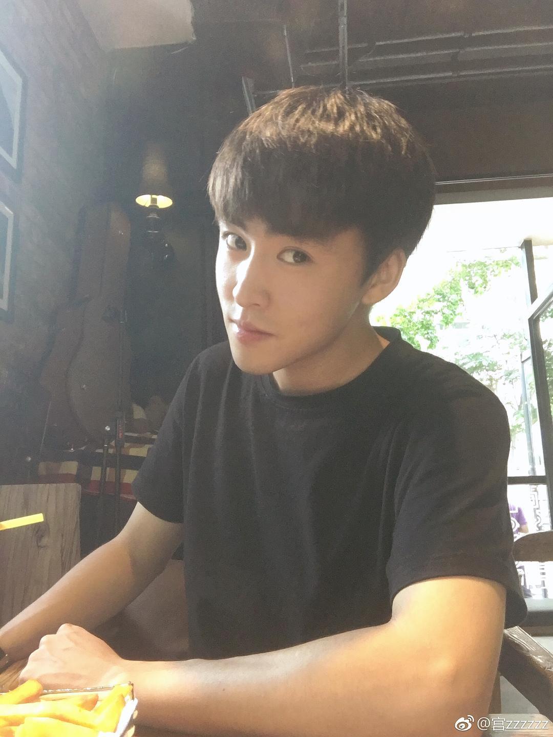 宫政个人资料写真作品