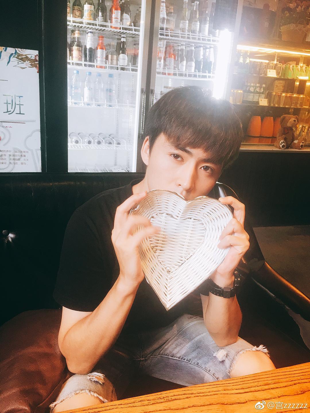 宫政个人资料写真作品