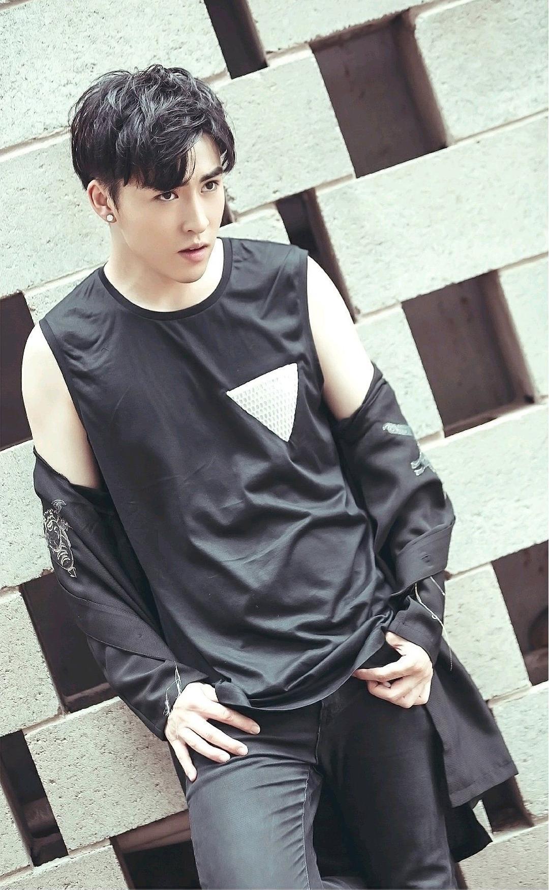 宫政个人资料写真作品