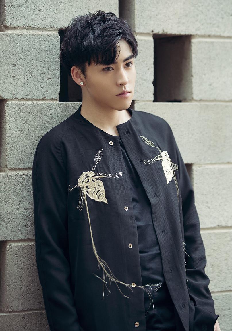 宫政个人资料写真作品