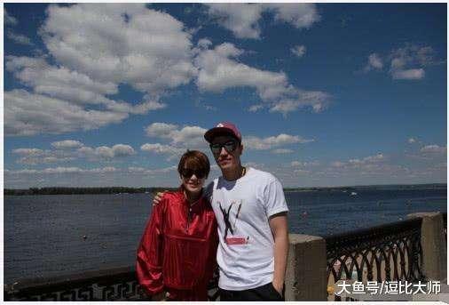 刘翔深夜晒旅行照 妻子吴莎罕见出镜, 二人感情超甜蜜