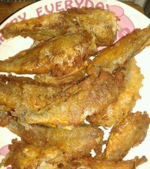 怎么炸鱼好吃又脆嫩,炸鱼怎么炸才酥脆视频图5