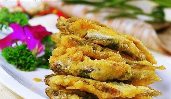 怎么炸鱼好吃又脆嫩,炸鱼怎么炸才酥脆视频图4