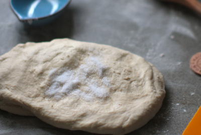 家庭做面包的简单方法,在家做面包简单做法电饭煲图1