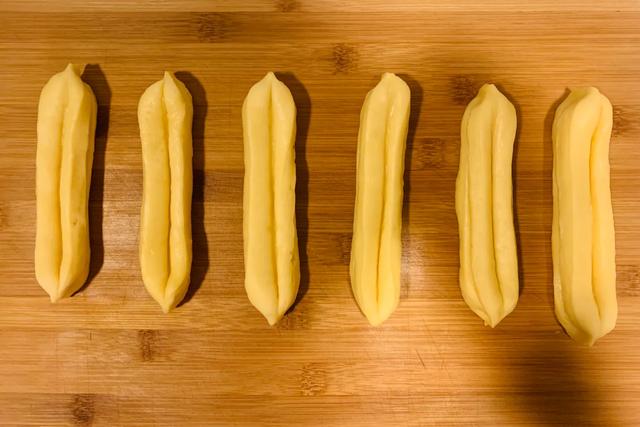 油条饼怎么做才松软（蓬松酥脆的大油条和油饼一步到位）(13)