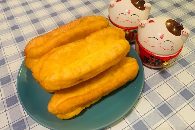 油条饼怎么做才松软（蓬松酥脆的大油条和油饼一步到位）(2)