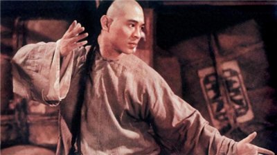 ​叶问的师父陈华顺有多厉害？还在当徒弟时，就打败一代宗师黄飞鸿