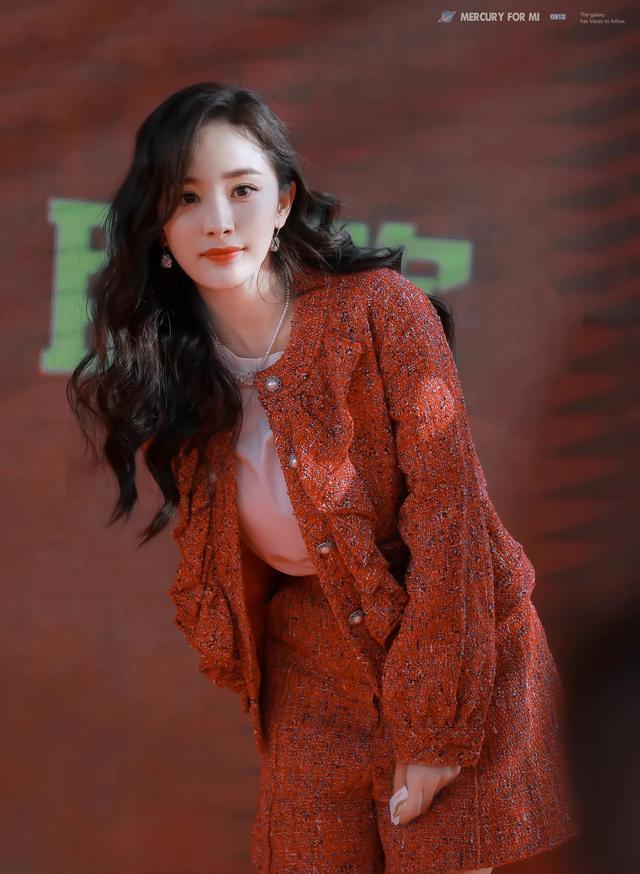 原来杨幂的脚这么好看啊，后悔看晚了