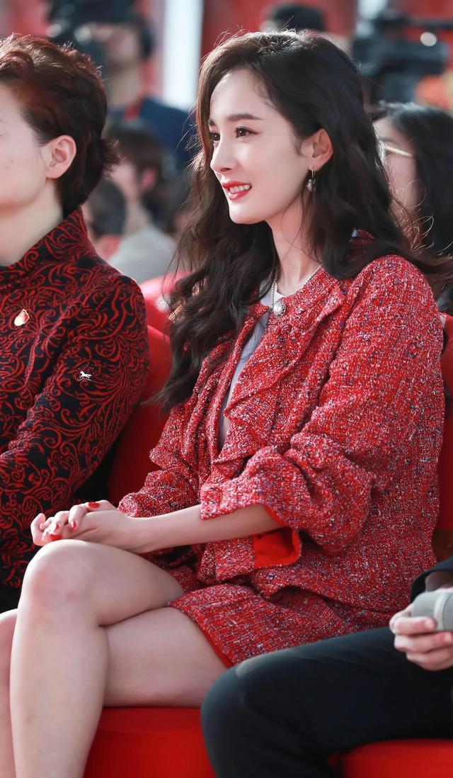 原来杨幂的脚这么好看啊，后悔看晚了